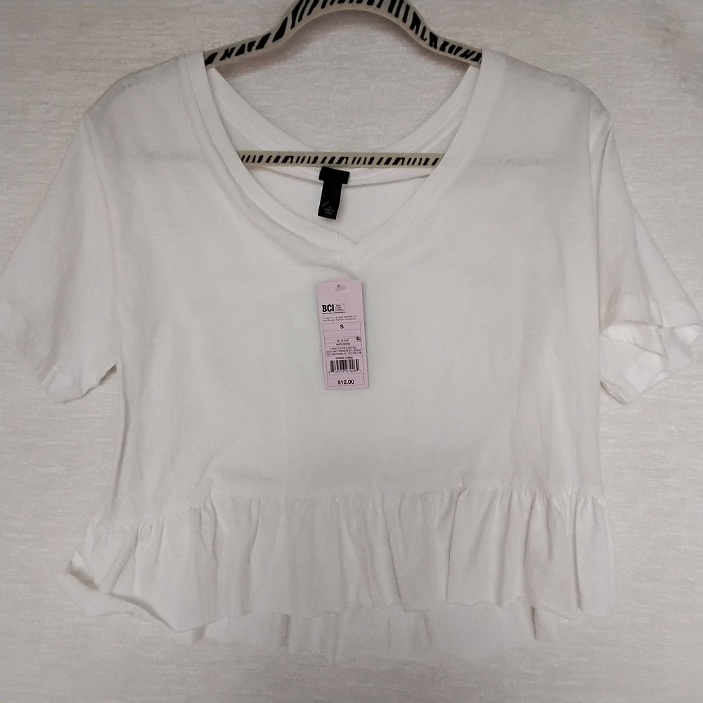 Wild Fable Size S White Ruffle Hem Short Sleeve Top